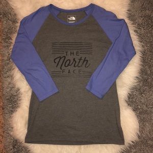 Shoulder sleeve t-shirt